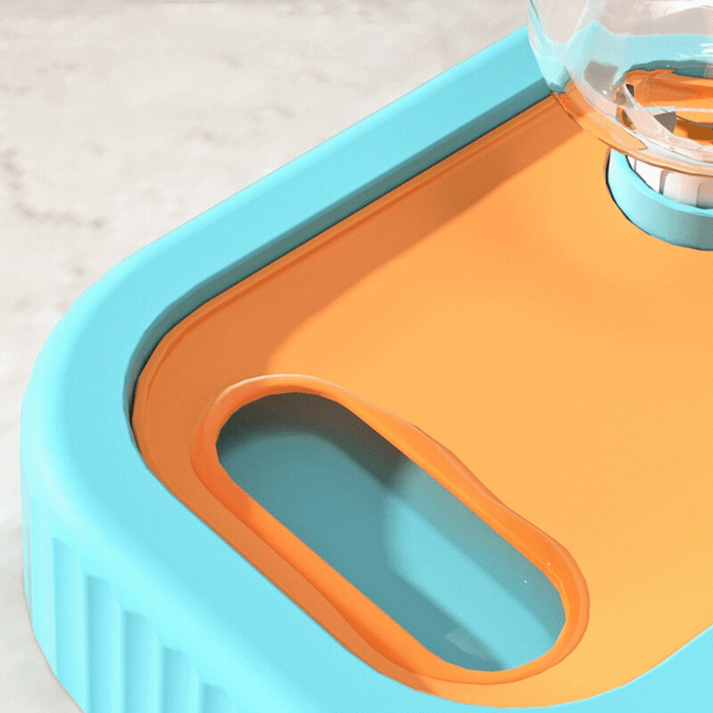 3 in 1 Pet Food Container with Automatic Drinking BottlePet Food/Water BowlBravo Pets